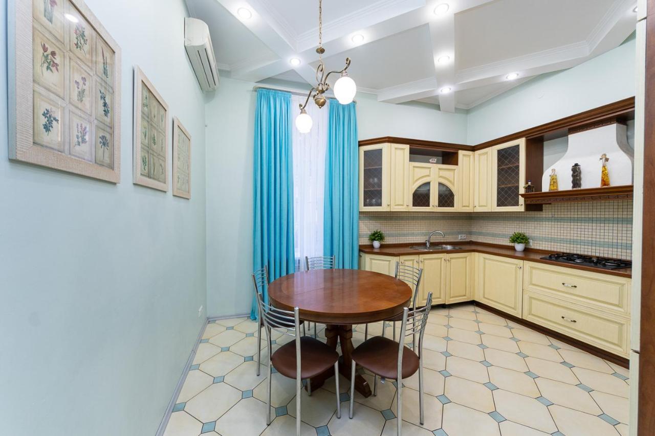 Apartament On Independence Square Kyiv Exterior photo